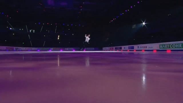 Показательное выступление японского фигуриста Юдзуру Ханю после финала гран-при в Турине. смотреть онлайн