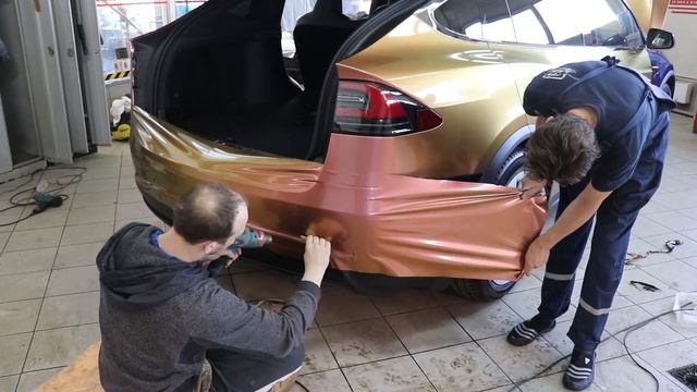 Оклейка авто пленкой Хамелеон Tesla Model X. Защитная пленка Хамелеон на авто смотреть онлайн