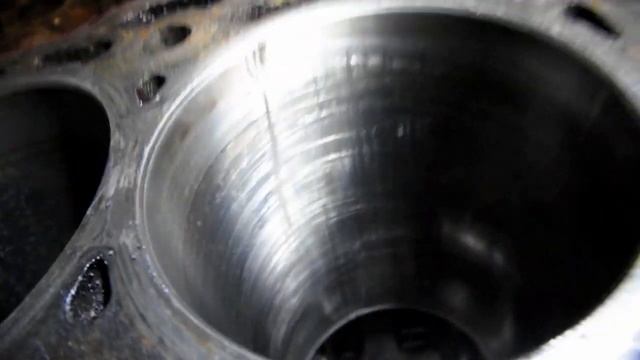 Ручная хонинговка блока Cummins смотреть онлайн