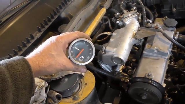 ГоРиТ ЛаМпА ДАвЛЕнИе МаСЛа ПОсЛЕ КаПиТАлКИ.