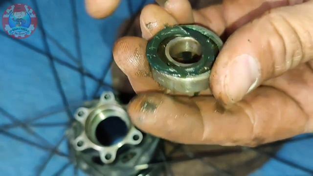 WEAPON 9 PAWLS HUBS | BEARING REPACK | BASIC HUB MAINTENANCE | ProjecTrebs смотреть онлайн