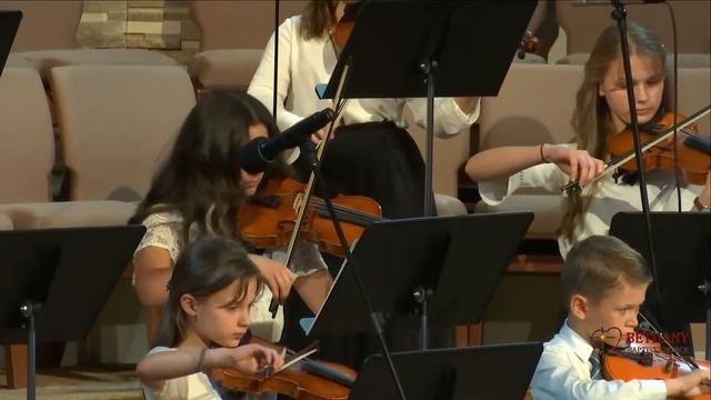 Тишина - дуэт Лавинии Чобану и Эвелины Сайко с оркестром скрипок