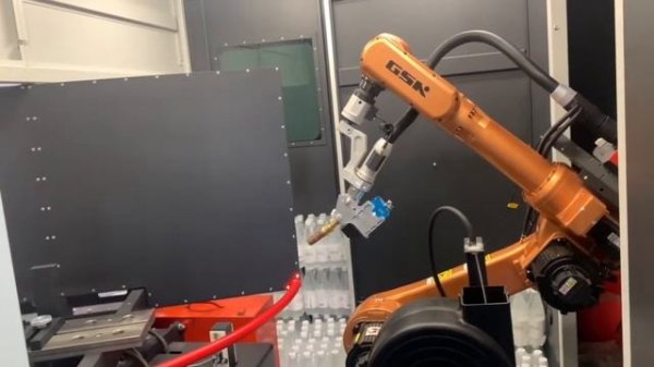 Роботизированный комплекс на основе ячейки ROBAXIS и робота GSK RH (Россия)