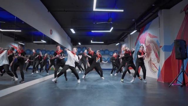 Sky Fitness Современный Фитнес клуб в Митино смотреть онлайн