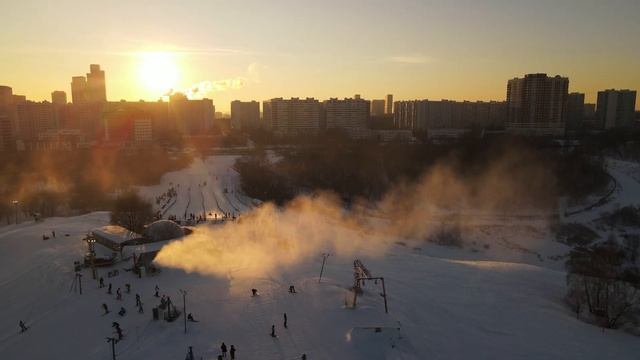 DJI 0176a 2.7k Moscow Krylatskoe Skislope Sunset Snowmaking смотреть онлайн