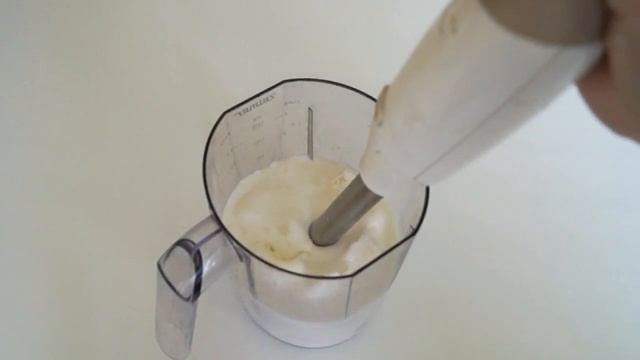 МОЛОЧНО - БАНАНОВЫЙ КОКТЕЙЛЬ/ BANANA MILKSHAKE смотреть онлайн