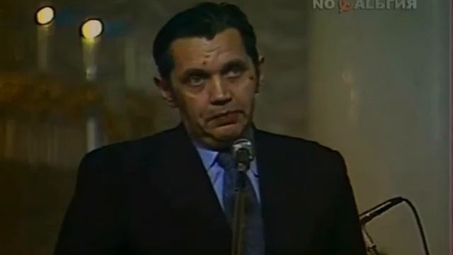 Роберт Рождественский - Пуля (Стихи). Читает автор смотреть онлайн