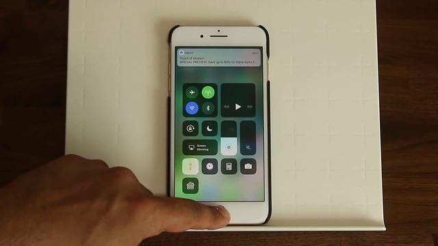 iOS 11 running on iPhone 7 Plus - Top Features смотреть онлайн