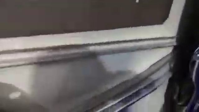 Штатная шумка Mercedes, взглянем, что же на самом деле скрывается под обшивками этого кроссовера смотреть онлайн