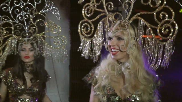 Cary Less & Pretty Girls Show смотреть онлайн