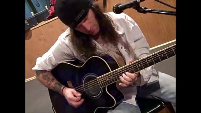 Bill Martin... "Layla" at the acoustic open mic night @ Spencer's on 11-27-13 recorded by: L.A. Ive смотреть онлайн