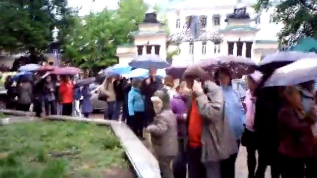 Очередь в Третьяковскую галерею. Москва 2011 смотреть онлайн