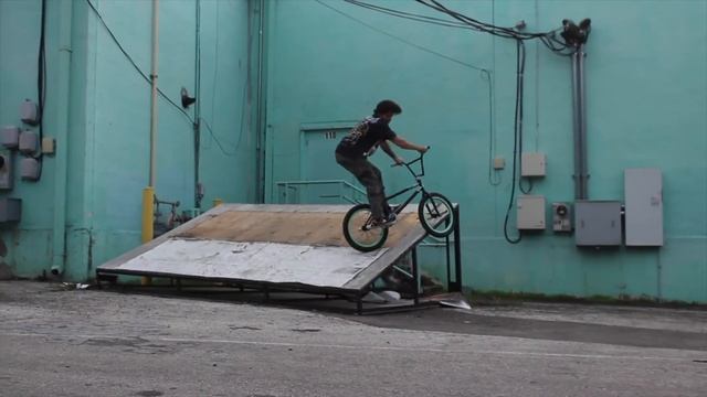 STREET SMARTS — JAKE SEELEY смотреть онлайн