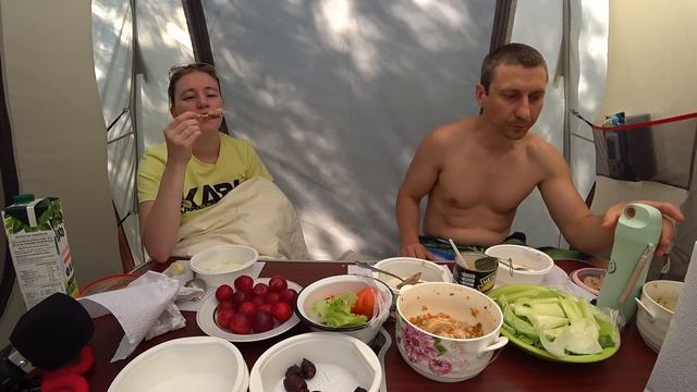 СЕМЕЙНЫЙ МУКБАНГ ОБЕД В ПАЛАТКЕ | FAMILY MUKBANG LUNCH IN A TENT #StepFamily #mukbang #dinner
