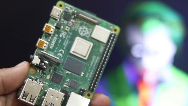 Raspberry Pi 4 Review : A Powerfull New Pi 4GB Ram, Dual Display & Heating! смотреть онлайн