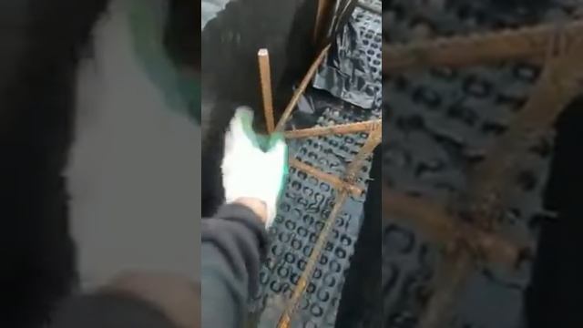 Вяжем 2 ряда арматуры под крыльцо. Или как мы строим дом. Часть 2 смотреть онлайн