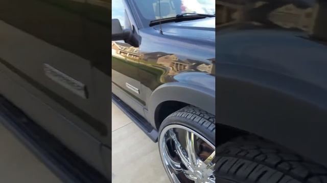 2006 Ford Explorer on 26's Borghini Rims смотреть онлайн