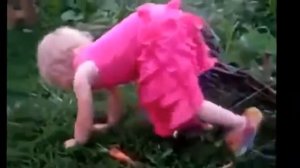 Маленькая девочка матерится