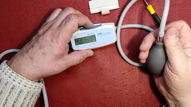 Ремонт тонометра AND UA 604. Быстрое стравливание. смотреть онлайн