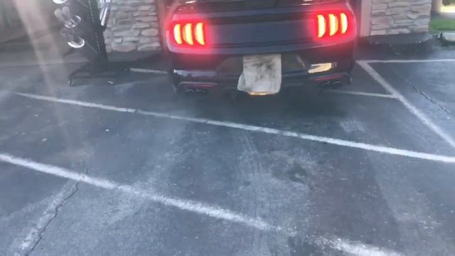 Camaro SS vs Mustang GT vs Challenger R/T! смотреть онлайн