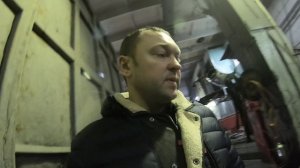 Устраняем течь в колонне манипулятора UNIC в Москве
