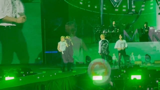 Stray Kids - MIRROR MIRROR By Changbin - Sydney Day 2 - Pt 16