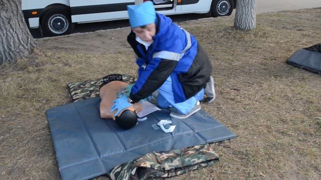 Скорая помощь в Тольятти отрабатывает крушение теплохода смотреть онлайн