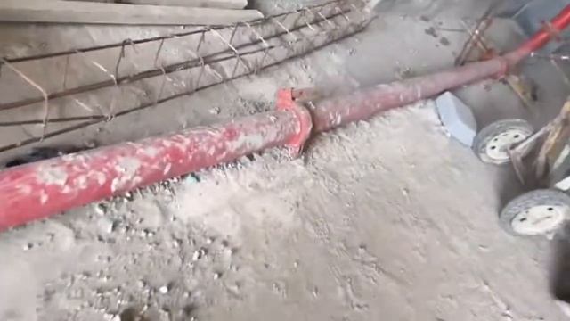 Aimix Concrete Trailer Pump Working On Site 03 смотреть онлайн