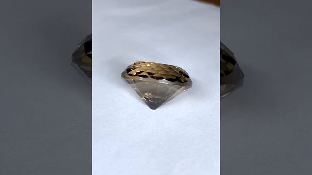 Дымчатый кварц. 22.8 карата смотреть онлайн