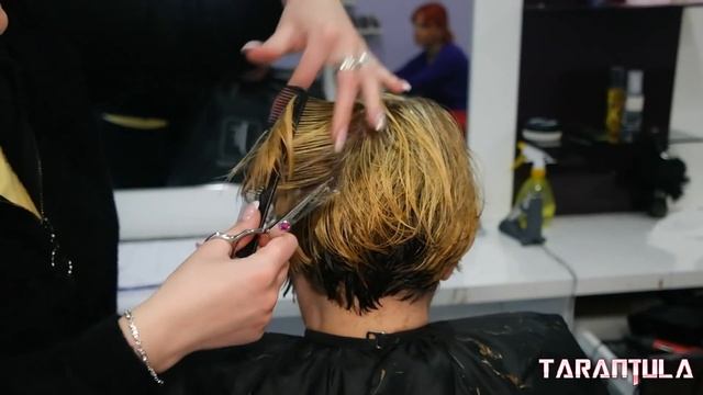 SUPER BOB - SHORT NAPE BOB HAIRCUT