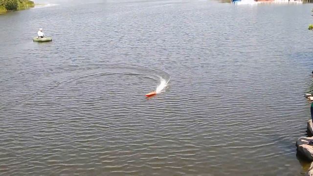 Тизер к обзору катера Joysway Bullet на воде смотреть онлайн