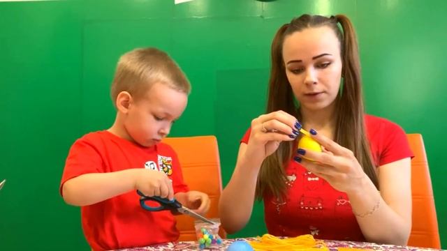 Мама и Даня красят яйца на пасху смотреть онлайн