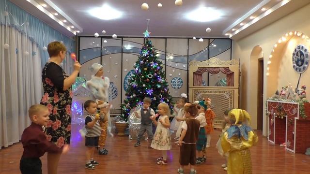 Группа раннего возраста танец с погремушками смотреть онлайн