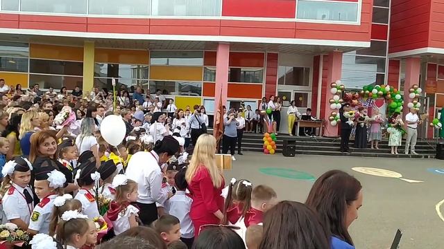Влог Украсили класс/1сентября Первый звонок/ Школьная линейка Краснодар 66 школа смотреть онлайн