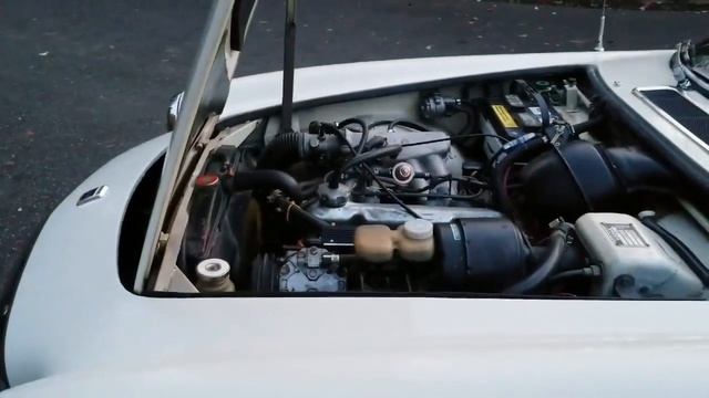 1972 Volvo P1800ES Engine смотреть онлайн
