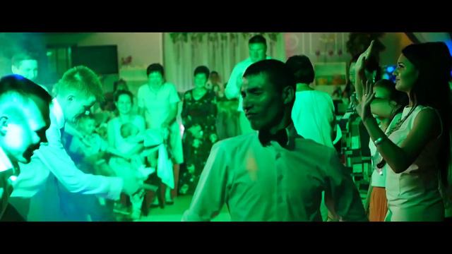 Ведущий Денис Ханов смотреть онлайн