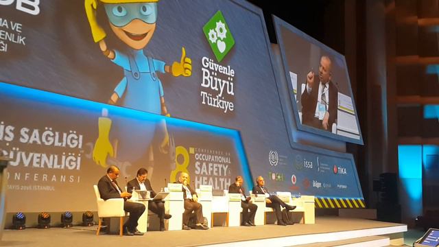 Prof. Dr. İzzet Özgenç Sosyal Medya'dan Gelen Soruyu Cevaplıyor #TIOSH16 смотреть онлайн