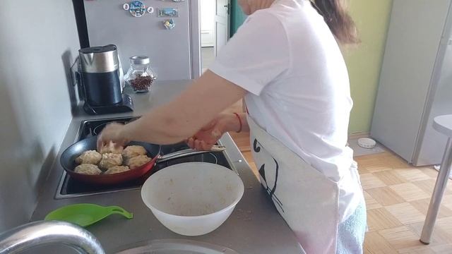 Готовлю вкусные куриные котлетки, на гарнир гречка.#рецепты #вкусныерецепты смотреть онлайн