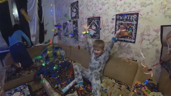 Новый Год втроём: Семейные традиции, салюты и детский дрон | Влог