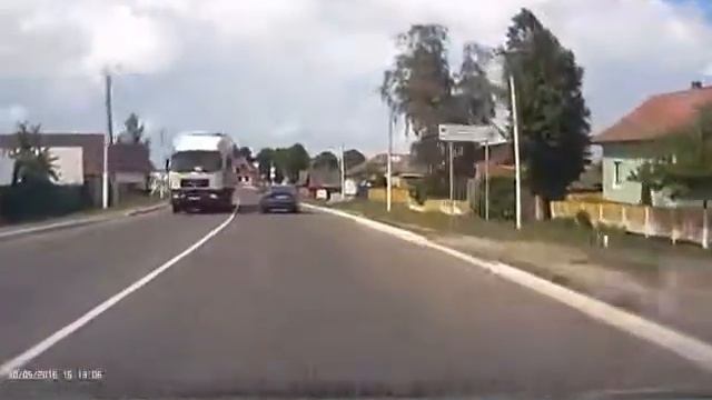 За рулём лучше вообще не расслабляться, даже в Шклове смотреть онлайн