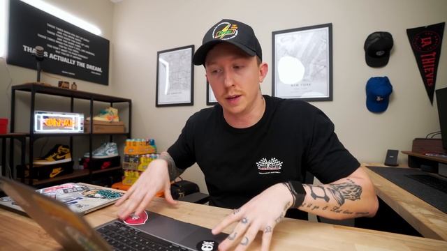 TORN?! Why I Got the M1 Max MacBook Pro 14” & NOT the MacBook Pro 16” смотреть онлайн