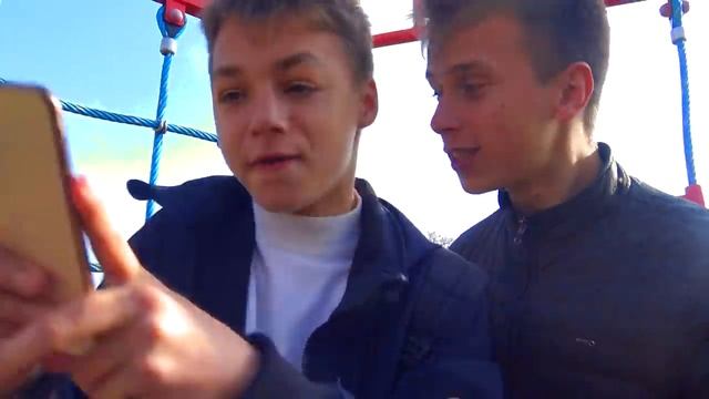 Малявка УКРАЛ ТЕЛЕФОН IPHONE 11 PRO MAX! смотреть онлайн