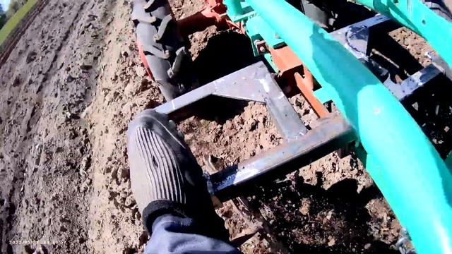 Мотоблок МТЗ 09Н с адаптером. Испытание ротационной бороны. смотреть онлайн