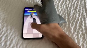 SB Movie: Shark Puppet plays My Talking Tom +!