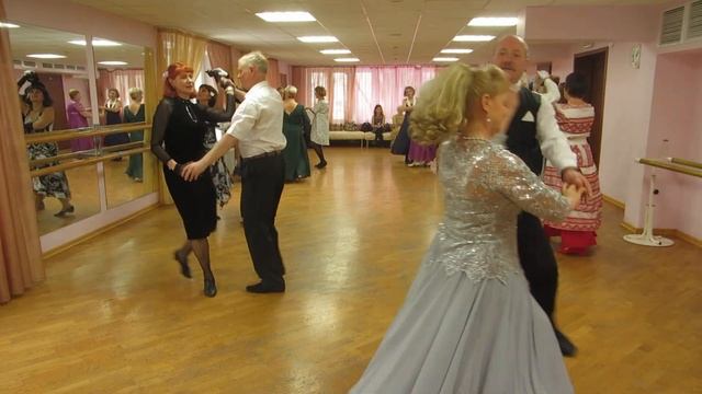 Большой фигурный вальс. Танцевальный вечер к 8 марта в студии "Кураж" 12.03.2023 смотреть онлайн