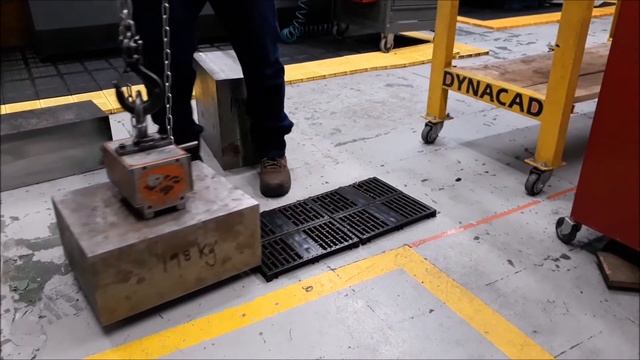 Prueba Impacto Piso Industrial Modular Heavyweight - By DYNACAD