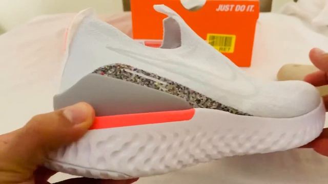 Nike Performance Phantom React White / Pure Platinum смотреть онлайн