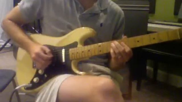 Fender Bullet is sensitive. смотреть онлайн