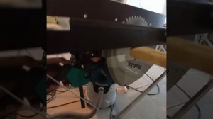 Как по мне одна из самых удобных фиксаций вылета  погружной пилы в верстаке .