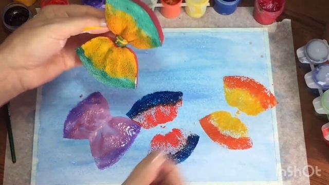 Рисуем бабочек гуашью в нетрадиционной технике «отпечаток» (с помощью губки)!